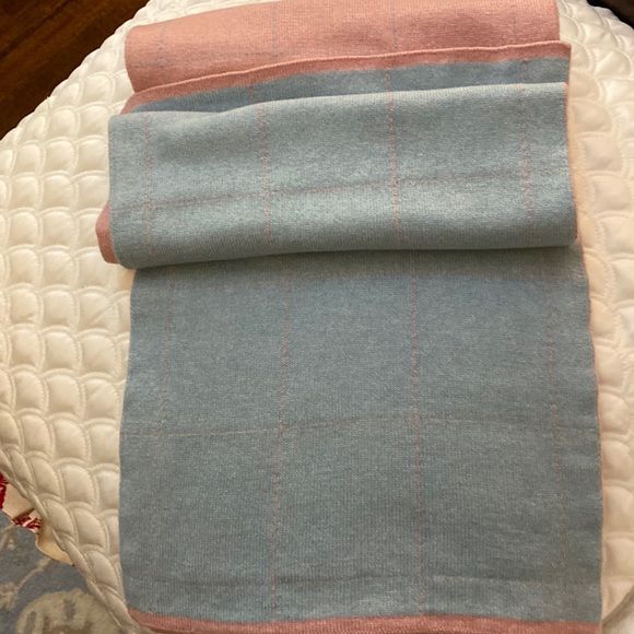 Cashmere & Silk Scarf  woven in Scotland  HP - Recently Reduced from 115.00 - Picture 7 of 10